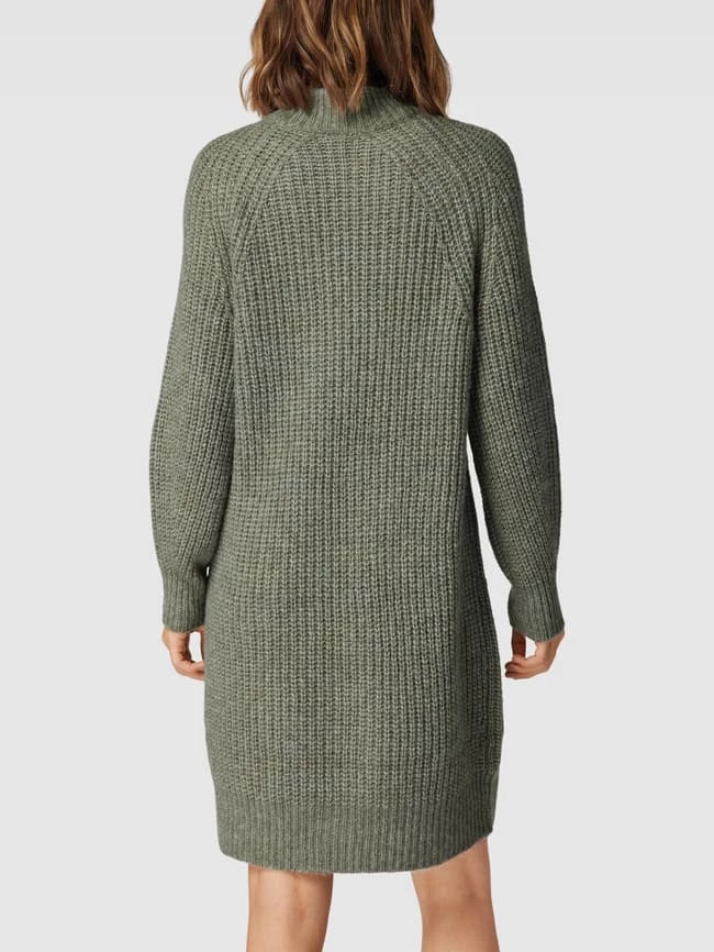 Opus Strickkleid Mit Rundhalsausschnitt Modell 'Wetrissi' - Schilf 5 Opus Strickkleid Mit Rundhalsausschnitt Modell 'Wetrissi' - Schilf – Bild 5