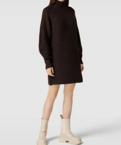 NA-KD Oversized Strickkleid Mit Stehkragen - Dunkelbraun