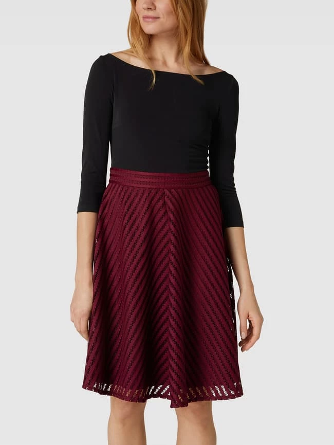 Swing Cocktailkleid In Two-Tone-Machart - Bordeaux Rot 4 Swing Cocktailkleid In Two-Tone-Machart - Bordeaux Rot – Bild 4