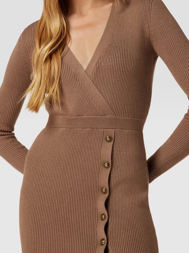 Guess Knielanges Strickkleid In Wickel-Optik Modell 'ALEXANDRA' - Taupe 3 Guess Knielanges Strickkleid In Wickel-Optik Modell 'ALEXANDRA' - Taupe – Bild 3