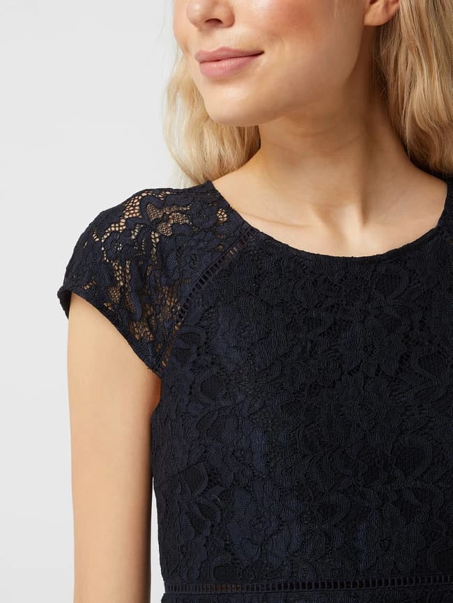 Jake*s Cocktail Cocktailkleid Aus Spitze Und Chiffon - Marineblau Meliert 3 Jake*s Cocktail Cocktailkleid Aus Spitze Und Chiffon - Marineblau Meliert – Bild 3