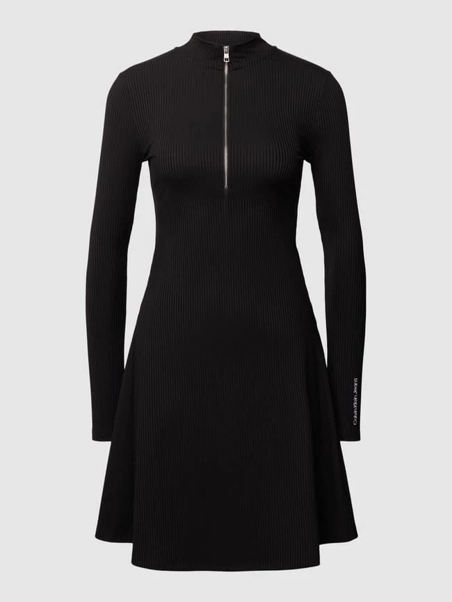 Calvin Klein Jeans Minikleid In Ripp-Optik Mit Stretch-Anteil - Schwarz 2 Calvin Klein Jeans Minikleid In Ripp-Optik Mit Stretch-Anteil - Schwarz – Bild 2