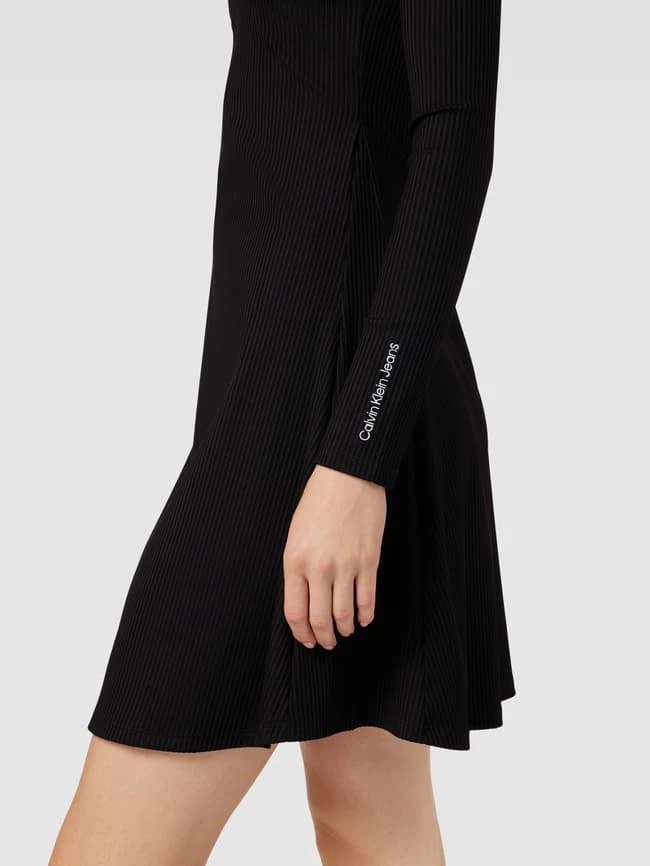 Calvin Klein Jeans Minikleid In Ripp-Optik Mit Stretch-Anteil - Schwarz 3 Calvin Klein Jeans Minikleid In Ripp-Optik Mit Stretch-Anteil - Schwarz – Bild 3