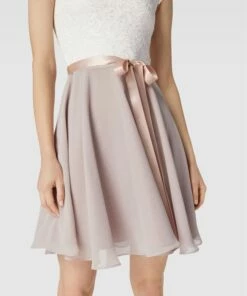 Swing Cocktailkleid Mit Spitzenbesatz - Altrosa -Rock Geschäft 8kp4mg9h8t3j4jq7ad43gia4a8skmdikagpkecam6sqjekpi716laia768s4oiik8spkcca4718kahac913m6dhgcko68d1m60o38dhkcor30ob661j6cdr16lh30opp74r34c0