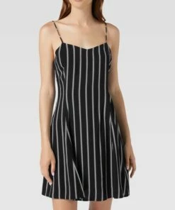 REVIEW Minikleid Mit Floralem Allover-Muster - Schwarz -Rock Geschäft 9kpk8j2f6orj8di1ad1j6li7619jilhi8t7l2lhp9d53ah2e6l73edpiacq5alhh6d75ah9o9pb4qhhg88o34eb36cr62dj4ccqmce1kccpmao9j6cp62c36cgr36d356sq6coo