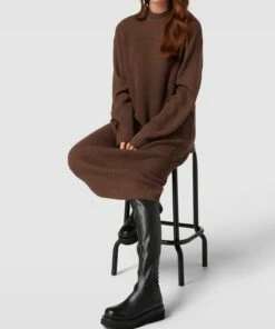 REVIEW Oversized Strickkleid Mit Ballonärmeln - Schlamm