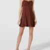 REVIEW Minikleid Mit Herz-Ausschnitt - Schokobraun