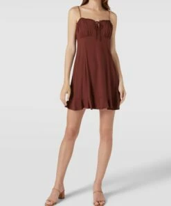 REVIEW Minikleid Mit Herz-Ausschnitt - Schokobraun