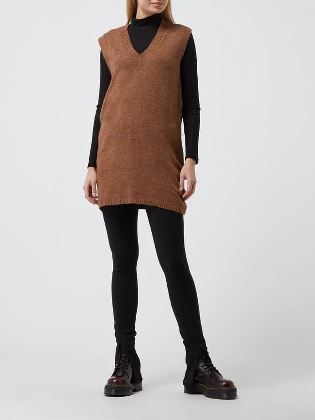 Noisy May Strickkleid Mit V-Ausschnitt Modell 'Son' - Camel 1 Noisy May Strickkleid Mit V-Ausschnitt Modell 'Son' - Camel