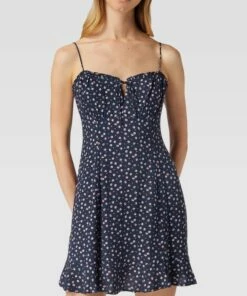 REVIEW Minikleid Mit Herz-Ausschnitt - Blau 8 REVIEW Minikleid Mit Herz-Ausschnitt - Blau -Rock Geschäft a52kecqk9d834d2k6l9kokqb8d0kochm8h742hpj71258d278osj2lalakql0cqbago54ca274skck2i9l3m8ohmc9ijcc1m6ti62e9k64r6aob66go3ad1m6crjccj360pj4do