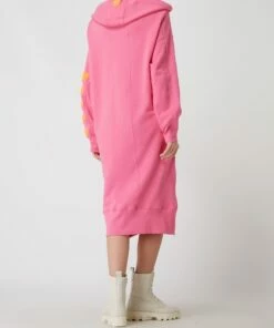 Yippie Hippie Sweatkleid Mit Herz-Motiven - Pink -Rock Geschäft a984qjqa99154ihg8ks4ei1i9cskmjid8l4kqiiga114idhm6h136lie9953ika1al0ksg9pal438ji96go64e9i6hh3ee9n75j64e1k6opj8e9i6ks62c9k65j66chkccs3coo